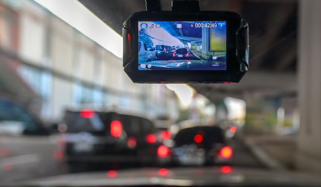 Why Every Car Owner Needs a Smart Dash Cam With Tech & Electronics Features (and How to Choose the Right One)